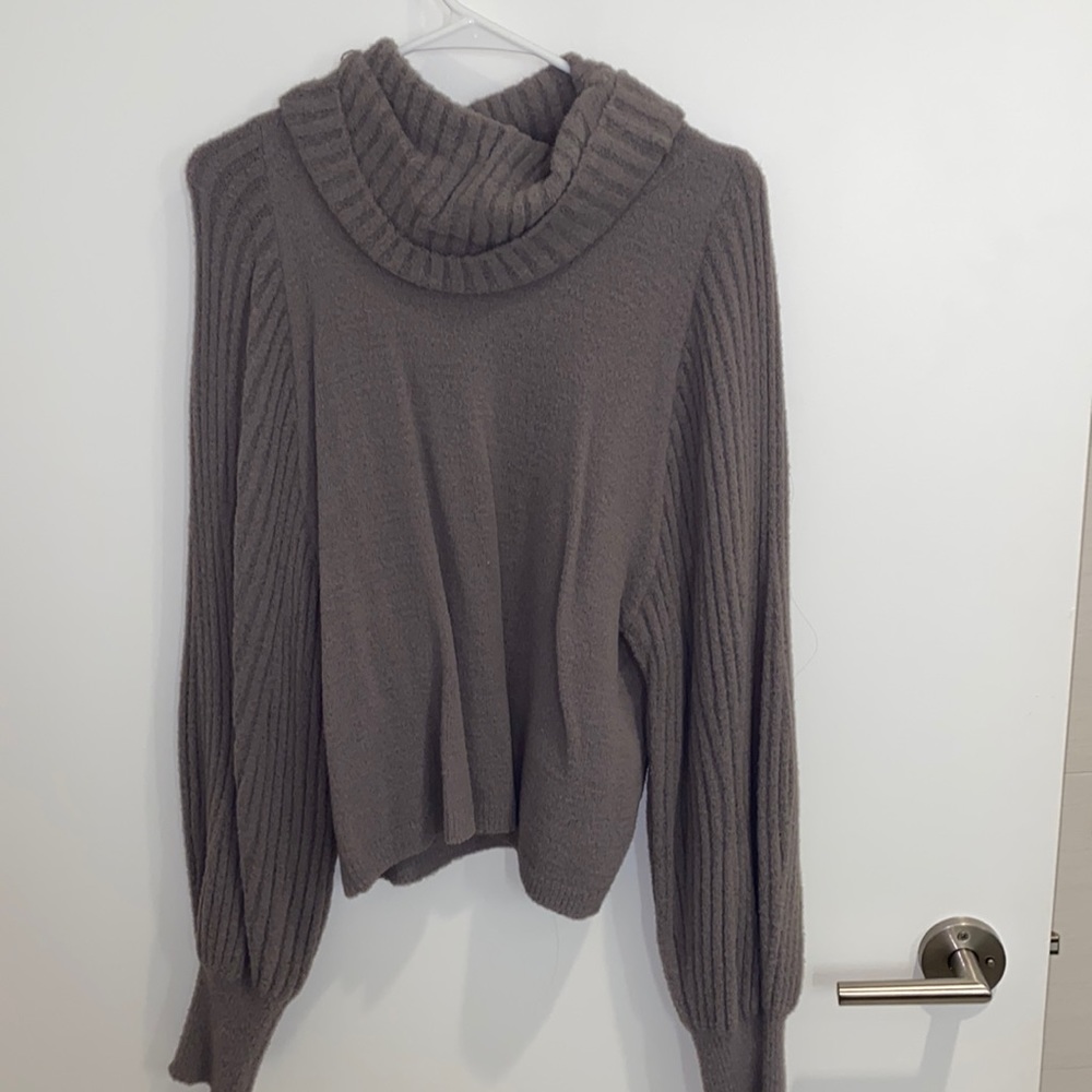 Turtle neck blouse